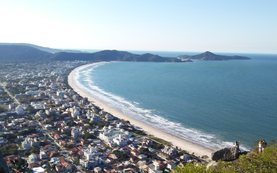 Por que as melhores praias no sul do Brasil estão em Bombinhas?  